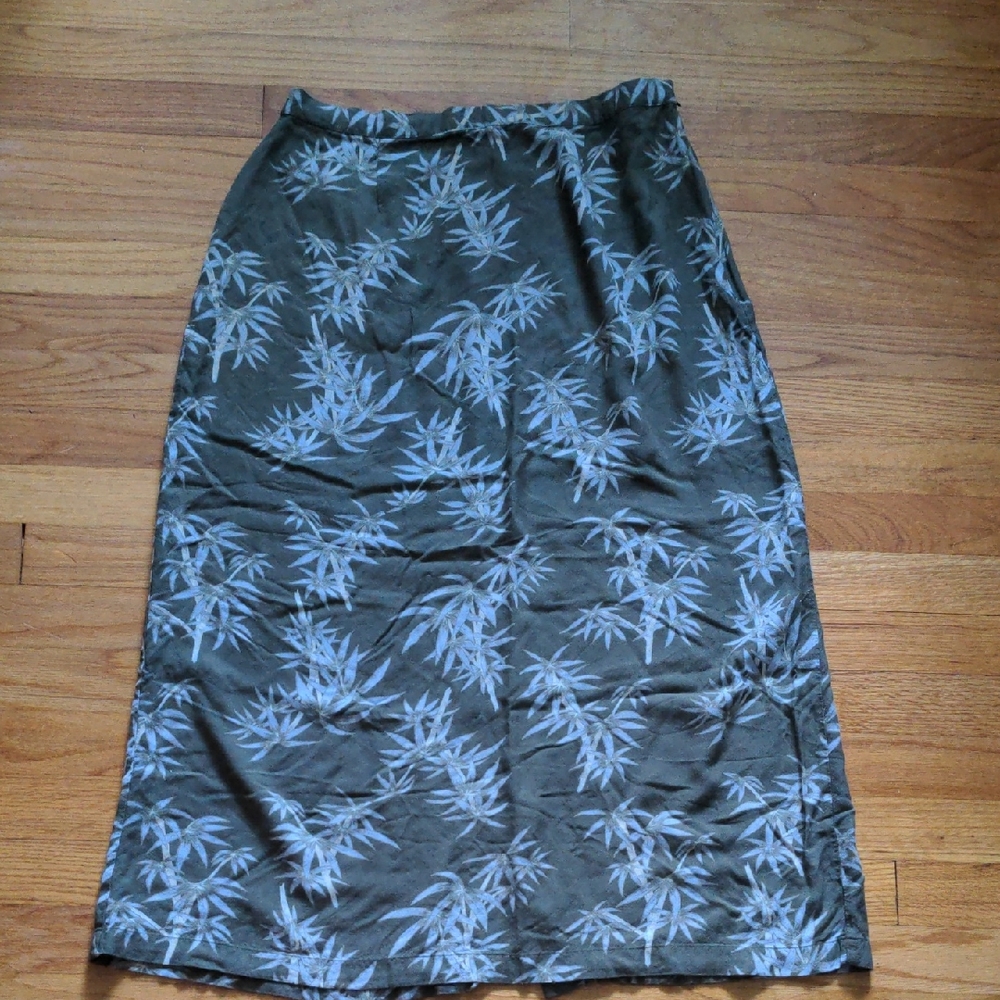 Linden Hill women's Blue and Gray Patterned Long Skirt L